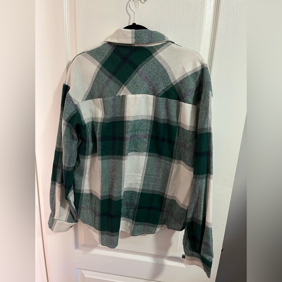 Woman’s size 8/10 green plaid shirt - Picture 2 of 2